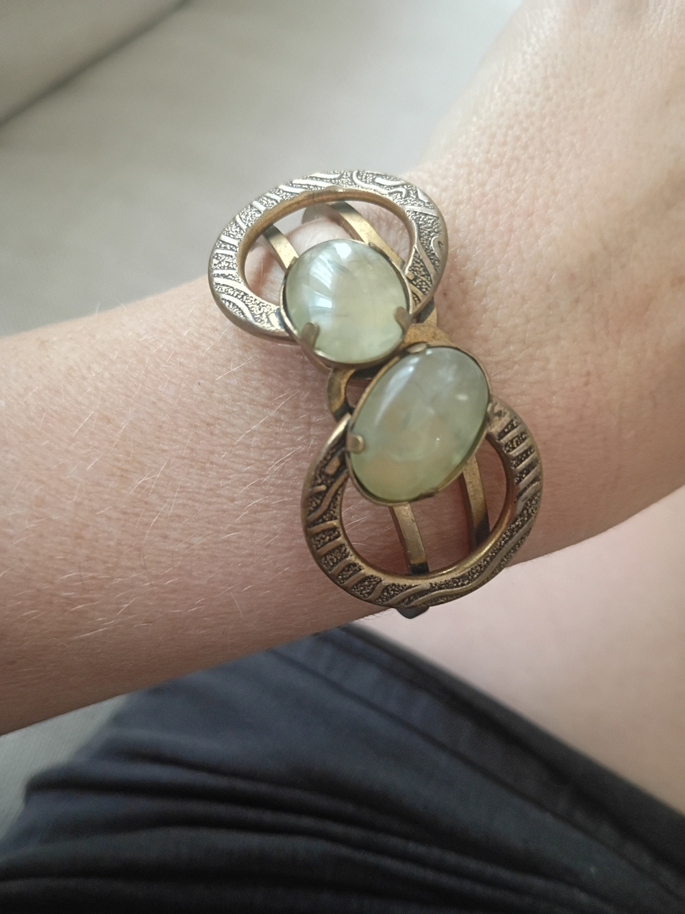 Mid Century Vintage Green Stone Brass Bracelet